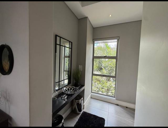 2 BEDROOM APARTMENT FOR SALE IN HYDE PARK